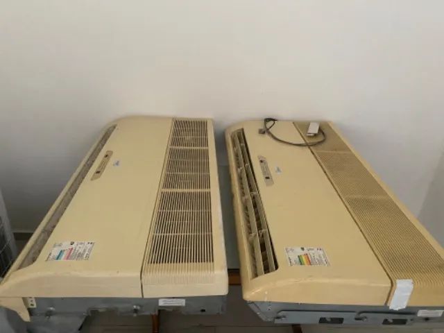 2 evaporadoras 30 mil btus  uma condensadora de 35