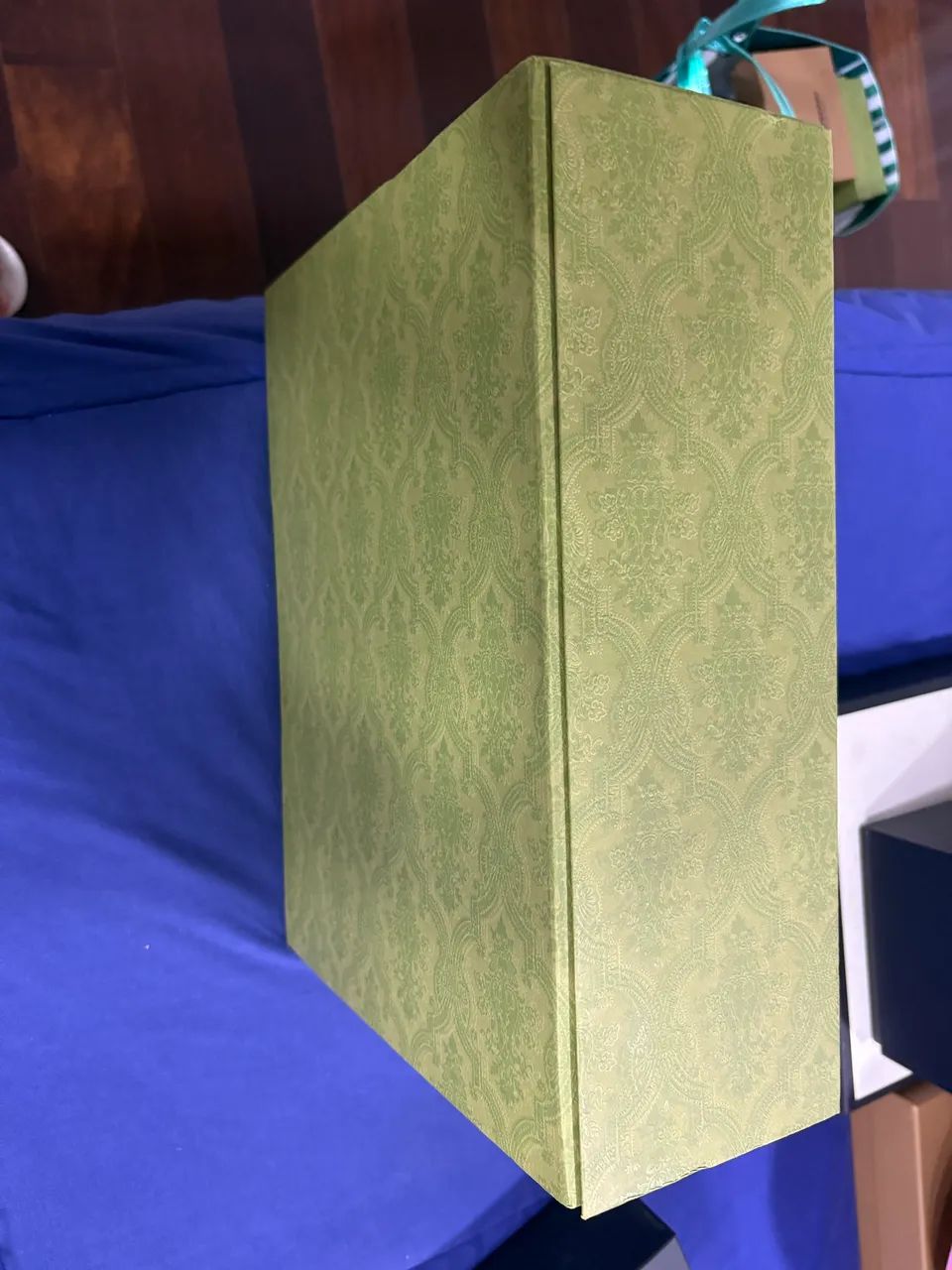 Caixa Gucci verde estilo envelope 36,5x28cm - Foto 2