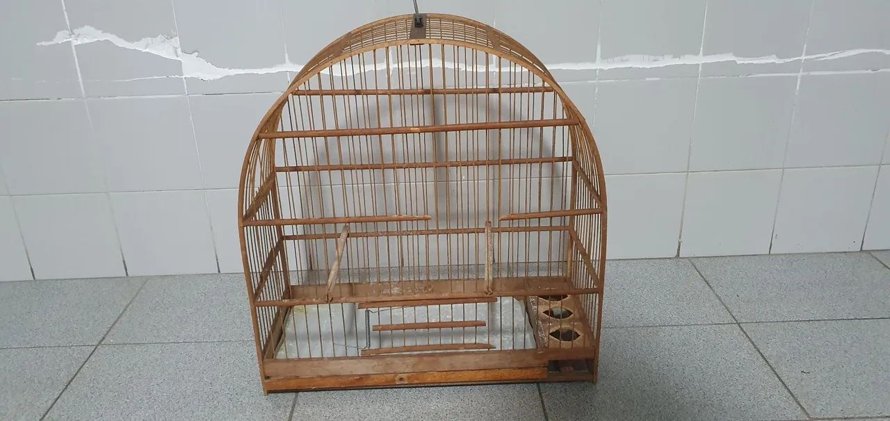 Gaiola de Passarinho de Madeira