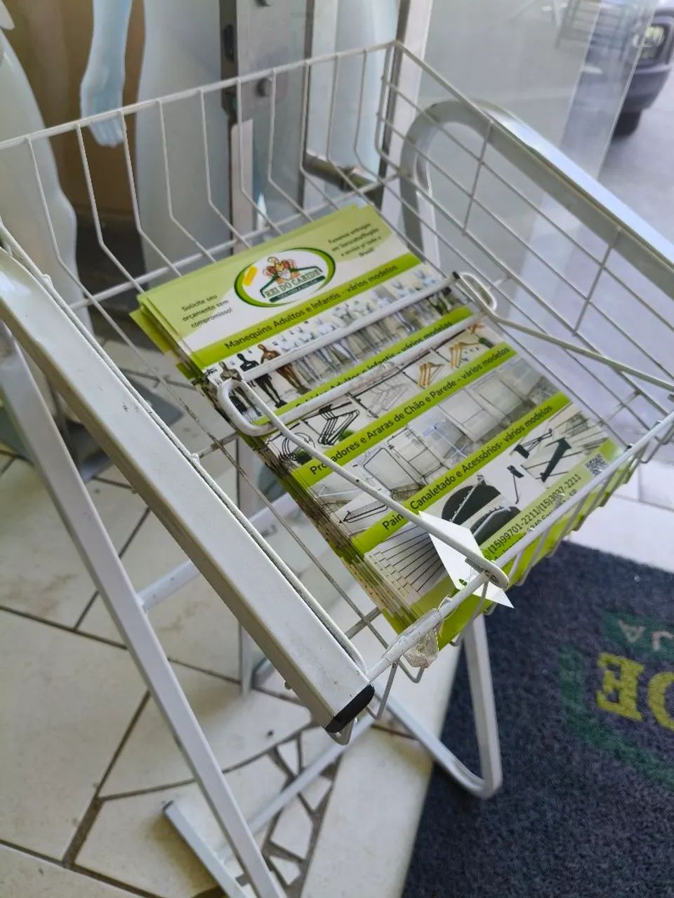 Expositor de panfletos  - Foto 2