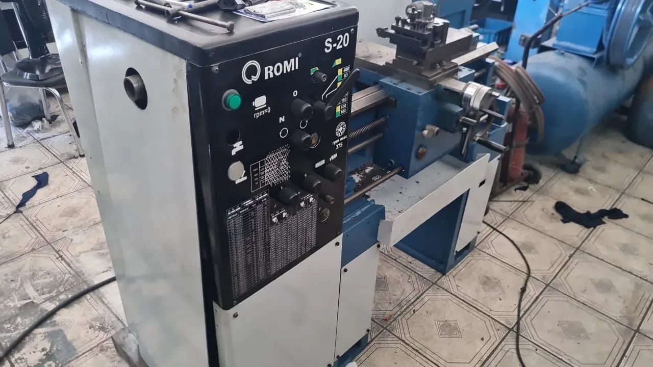 TORNO MECÂNICO ROMI S-20