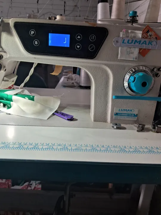 Máquina de Costura Industrial Lumak LU-88000-TZ-O