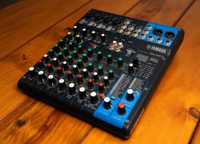 Mesa de som Yamaha Mg10xu