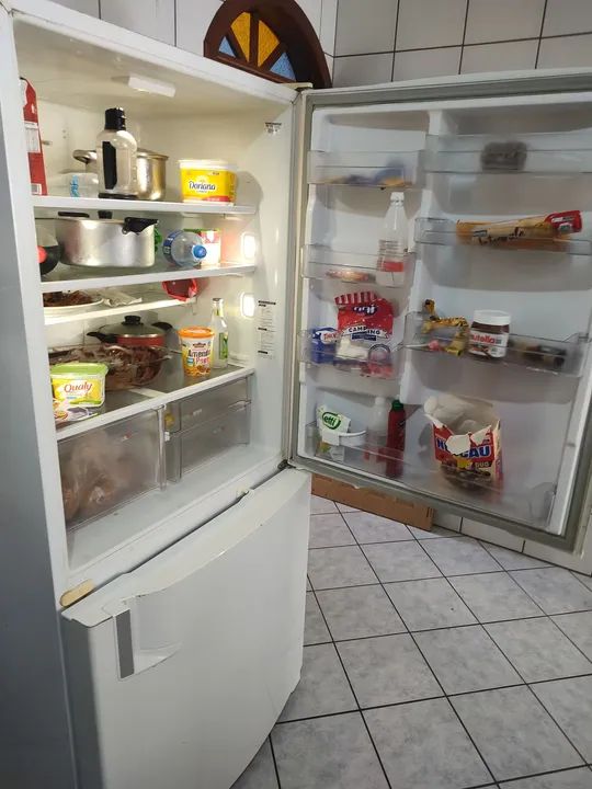 Geladeira Frost Free 620L inverse grande  - Foto 2