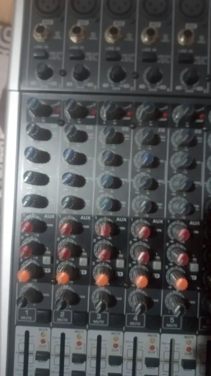 Mesa de som Behringer Xenyx X2222USB - Foto 5