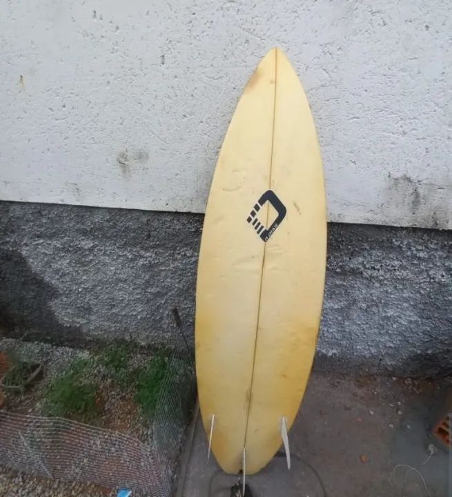 Prancha de Surf + roupa de borracha - Foto 2