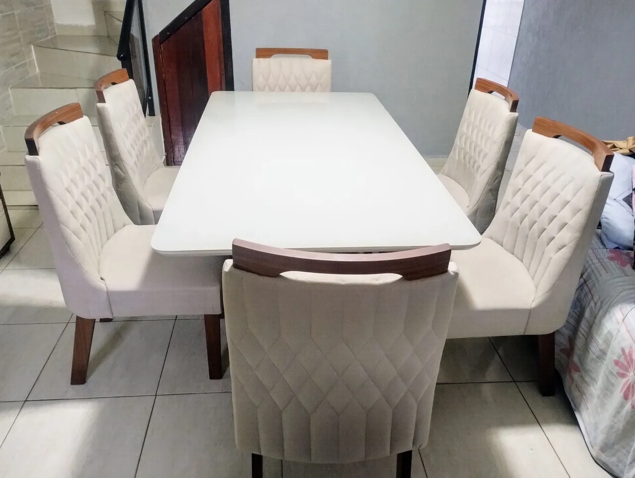 Mesa de Jantar com 6 Cadeiras Elegantes