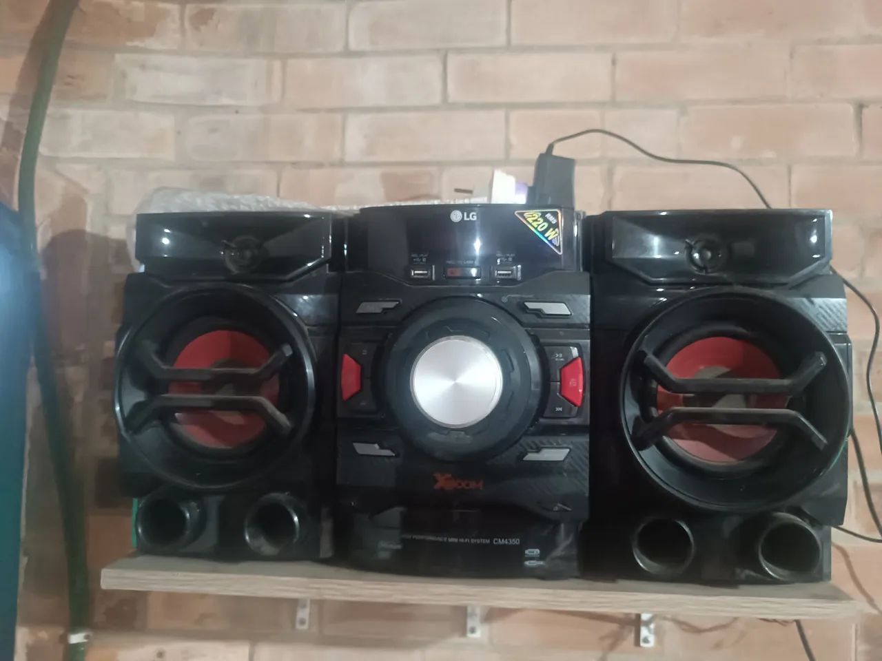 Som LG 220w com USB, CD, Bluetooth, rádio FM 220w 