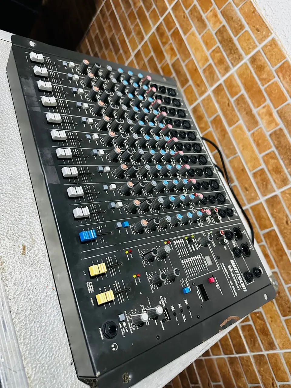 Troco ou vendo Mesa de Som Wattsom AMBW 12 EXD