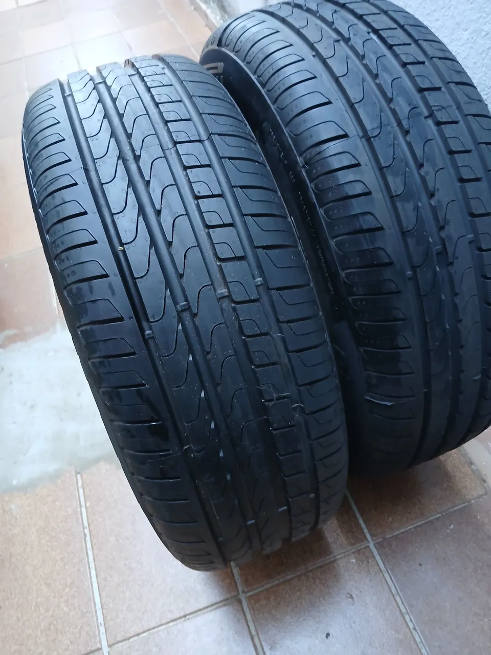 Pneus Pirelli aro 15. para Pick-up.
