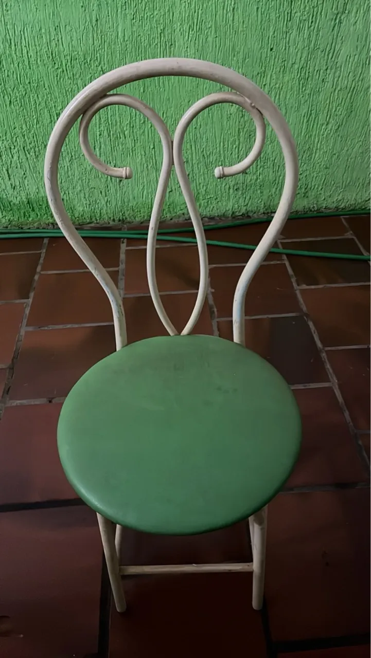 Vendo essa cadeira (usada)