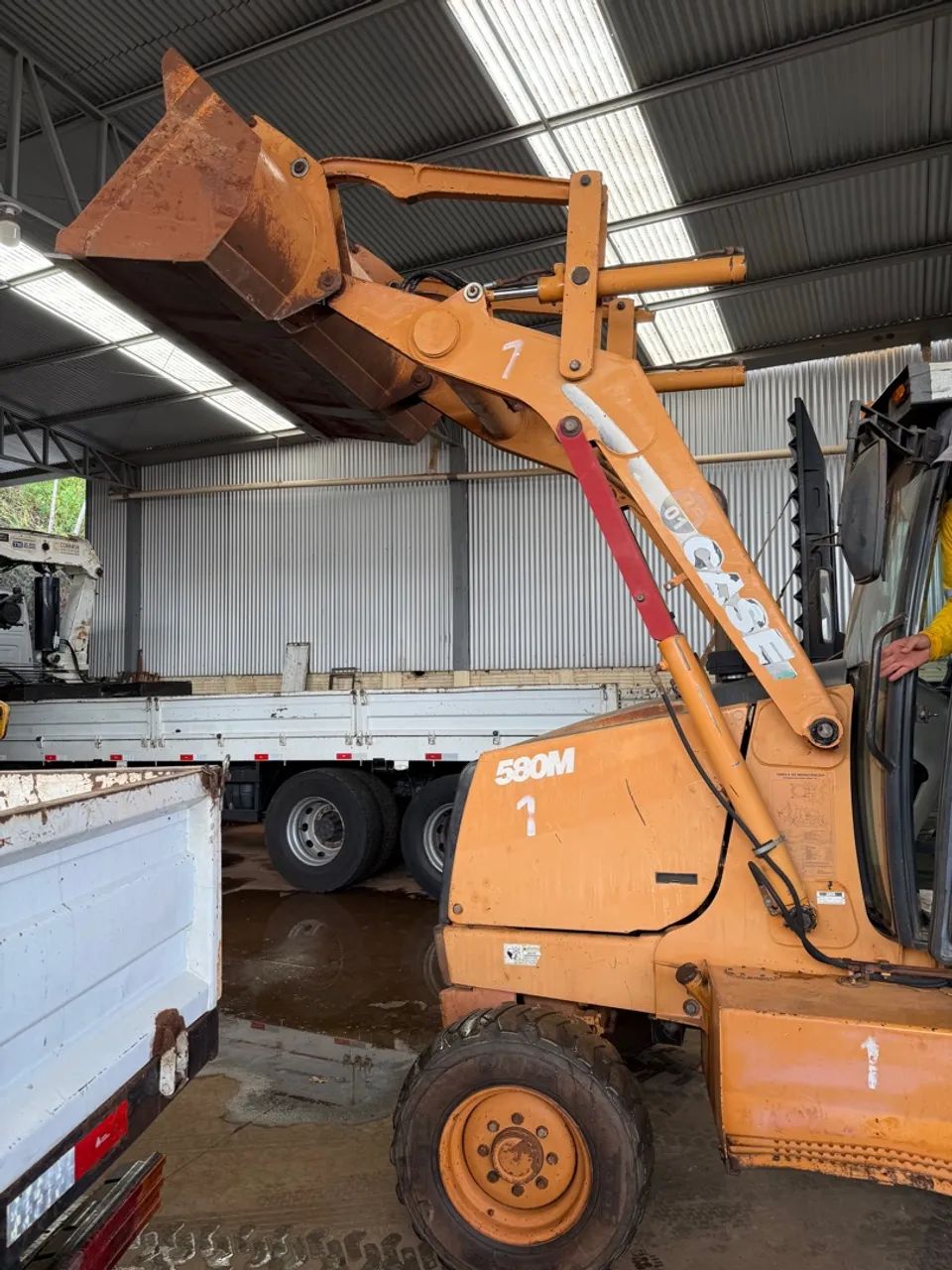 Retro escavadeira CASE 580M 4x2 - Foto 2