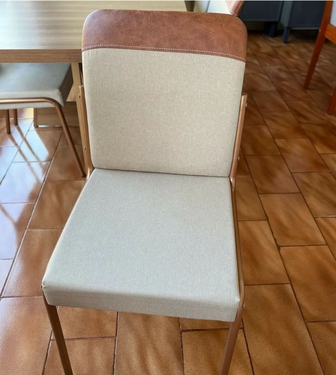 Conjunto de Mesa de Jantar Elegante com 6 Cadeiras - Foto 3
