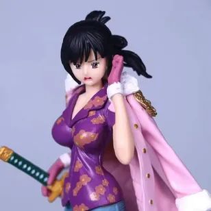 Action figure Tashigi (One Piece) - alta qualidade