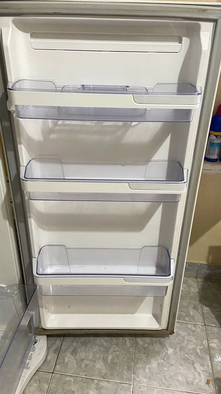 GELADEIRA ELECTROLUX FROST FREE - Foto 2