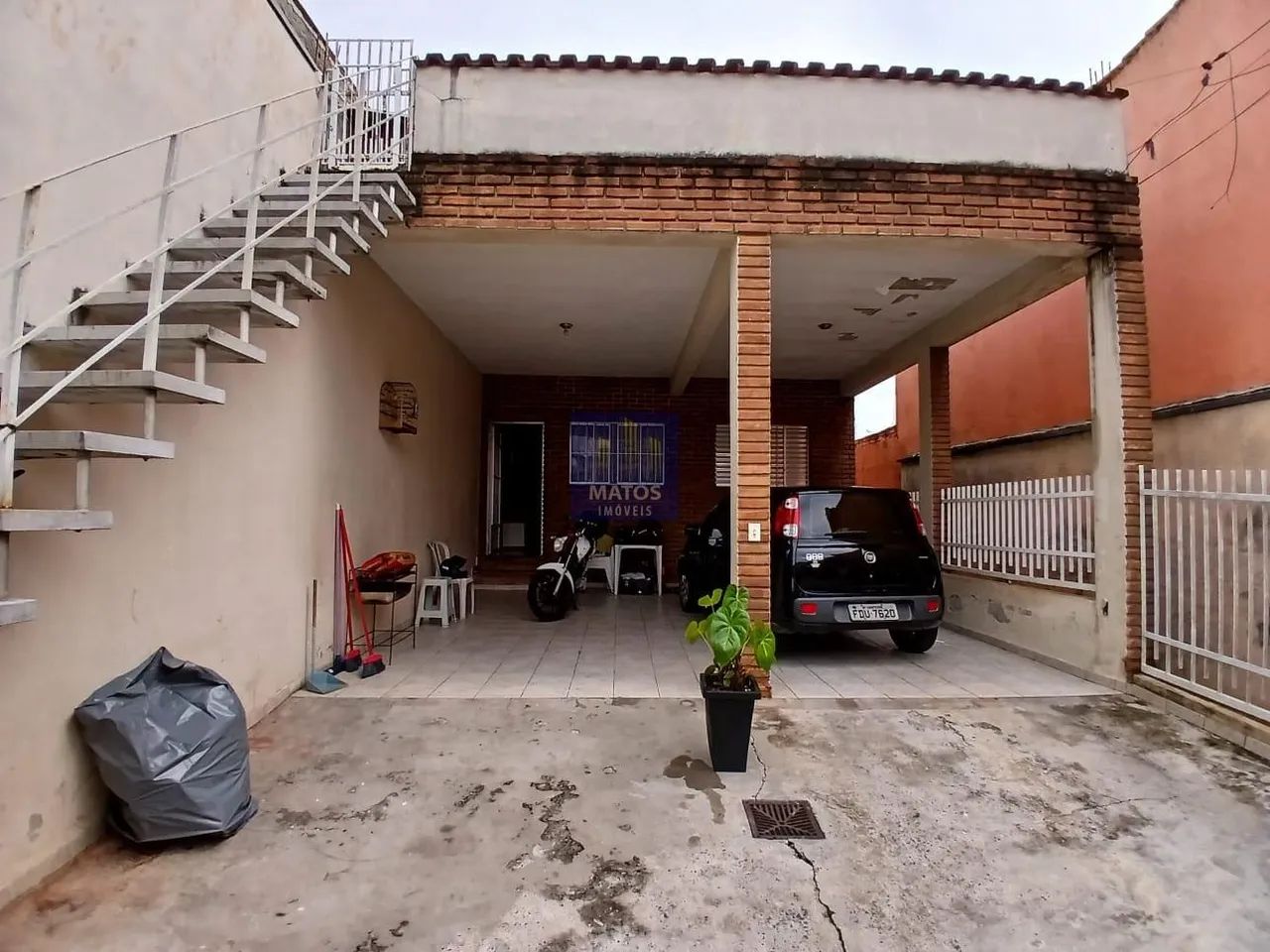 Otimo Imovel com 02 Casas Amplas para Renda - Foto 2