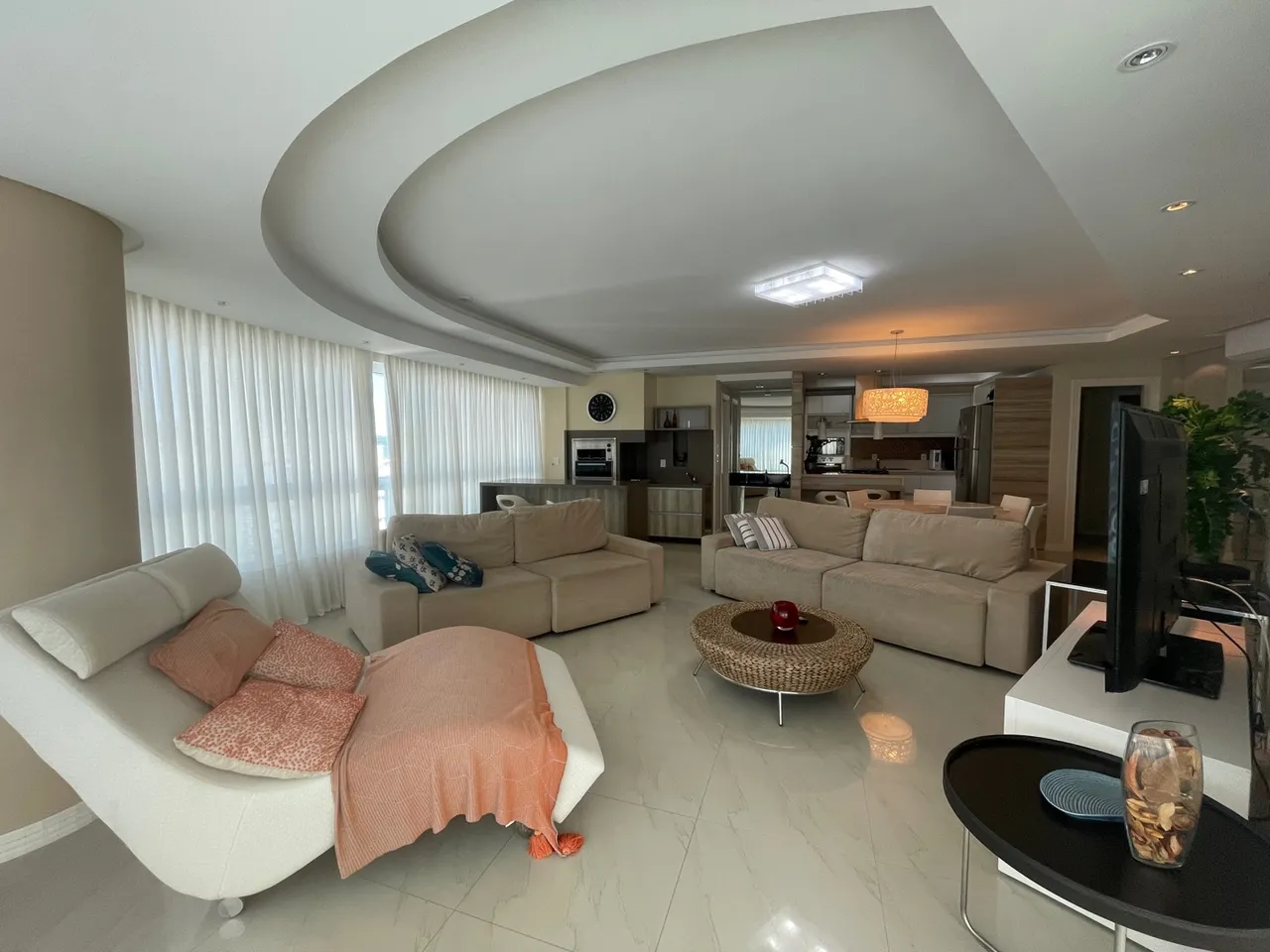 Apartamento Mobiliado na Quadra do mar
