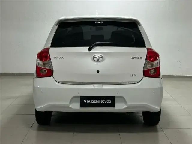 TOYOTA ETIOS 1.3 X 2018 - C/ 61 MIL KM RODADOS  - Foto 5