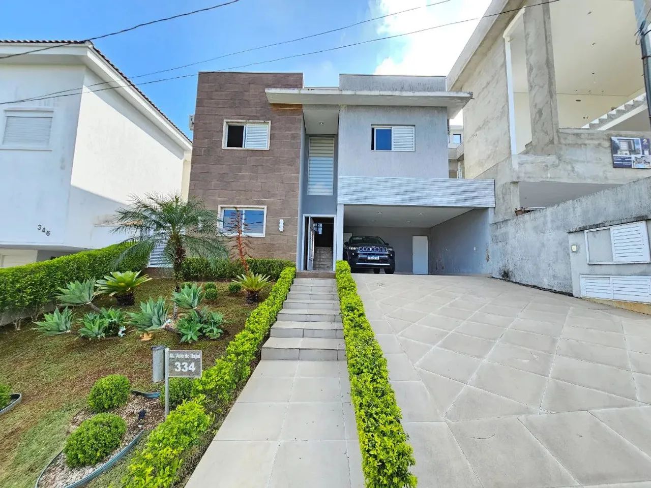 Casa no condomínio Valville para venda com 4 quartos, sendo 3 suítes, 360m²