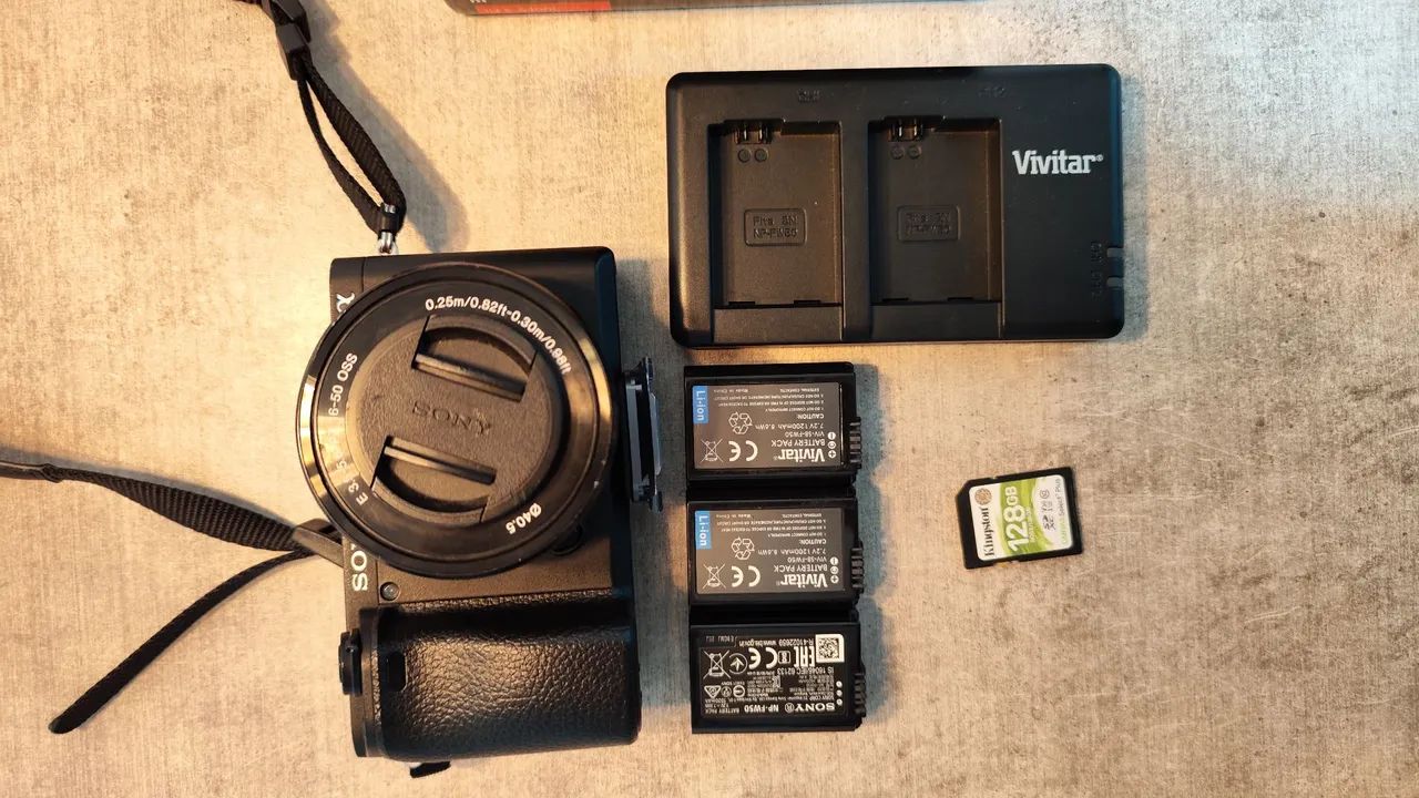 Câmera Sony A6400 + Lente 16-50mm