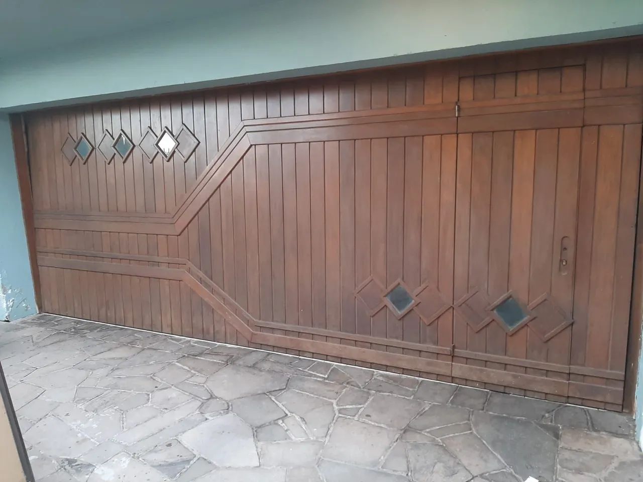 Garage Door with Premium Wood64673147467011120