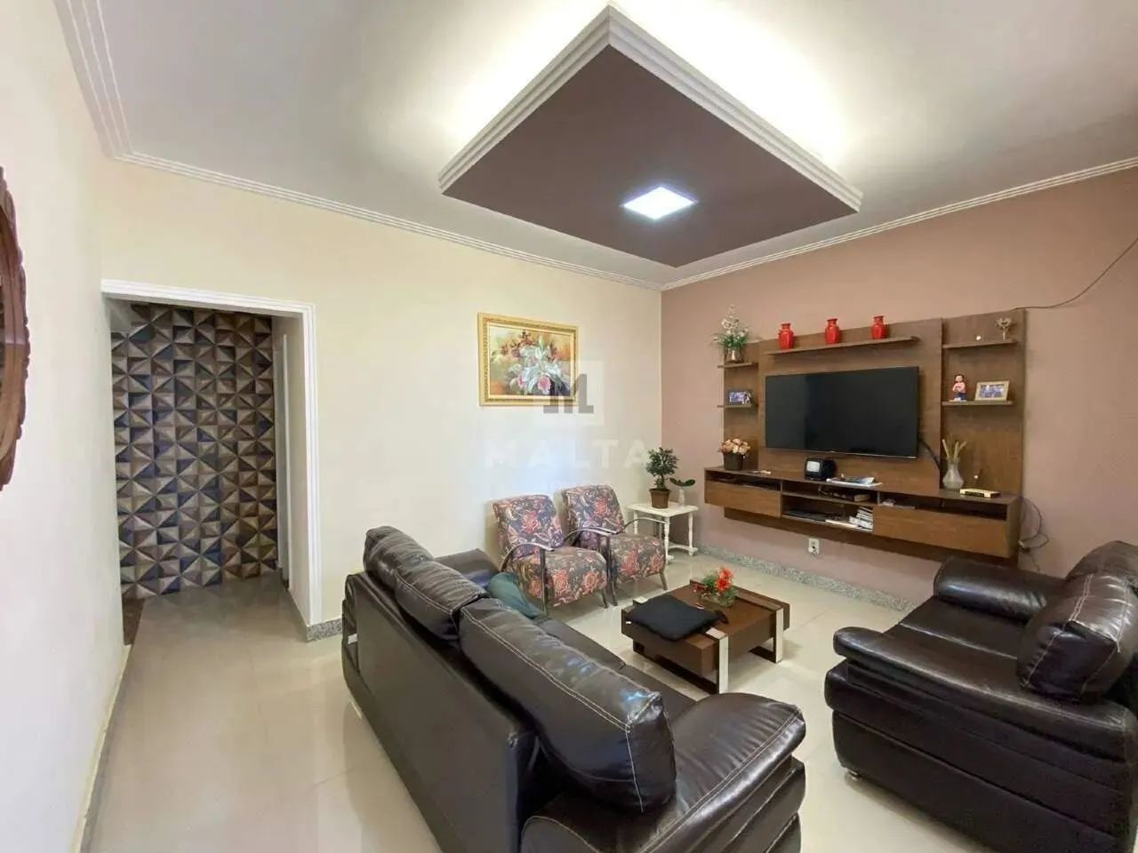 Casa à venda no bairro Miramar de 3 quartos - Foto 2