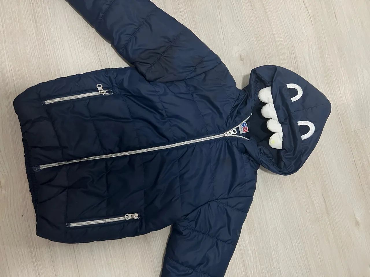 Casaco Infantil Azul com Capuz de Tubarão