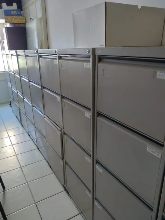 Vendo arquivo de aço 4 gavetas - Foto 3