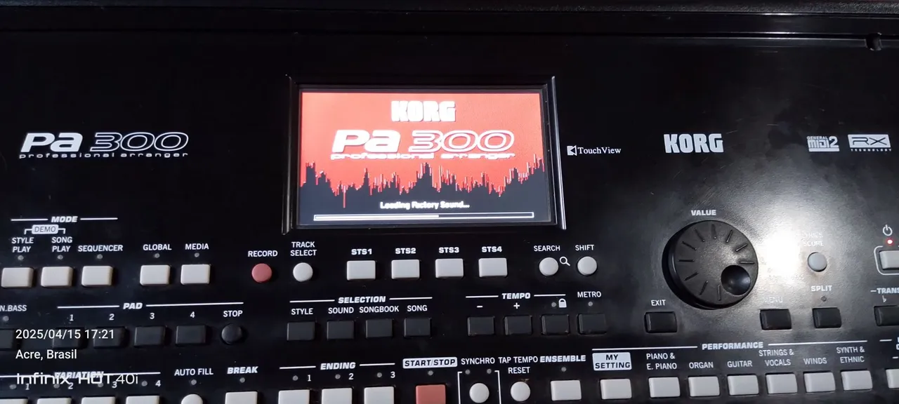 Korg Pa300 Teclado Arranjador Profissional