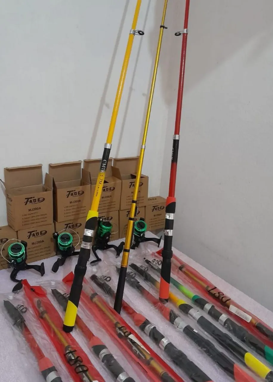 VARINHA DE PESCAR 1.70m e MOLINETE 120 REAIS AVISTA