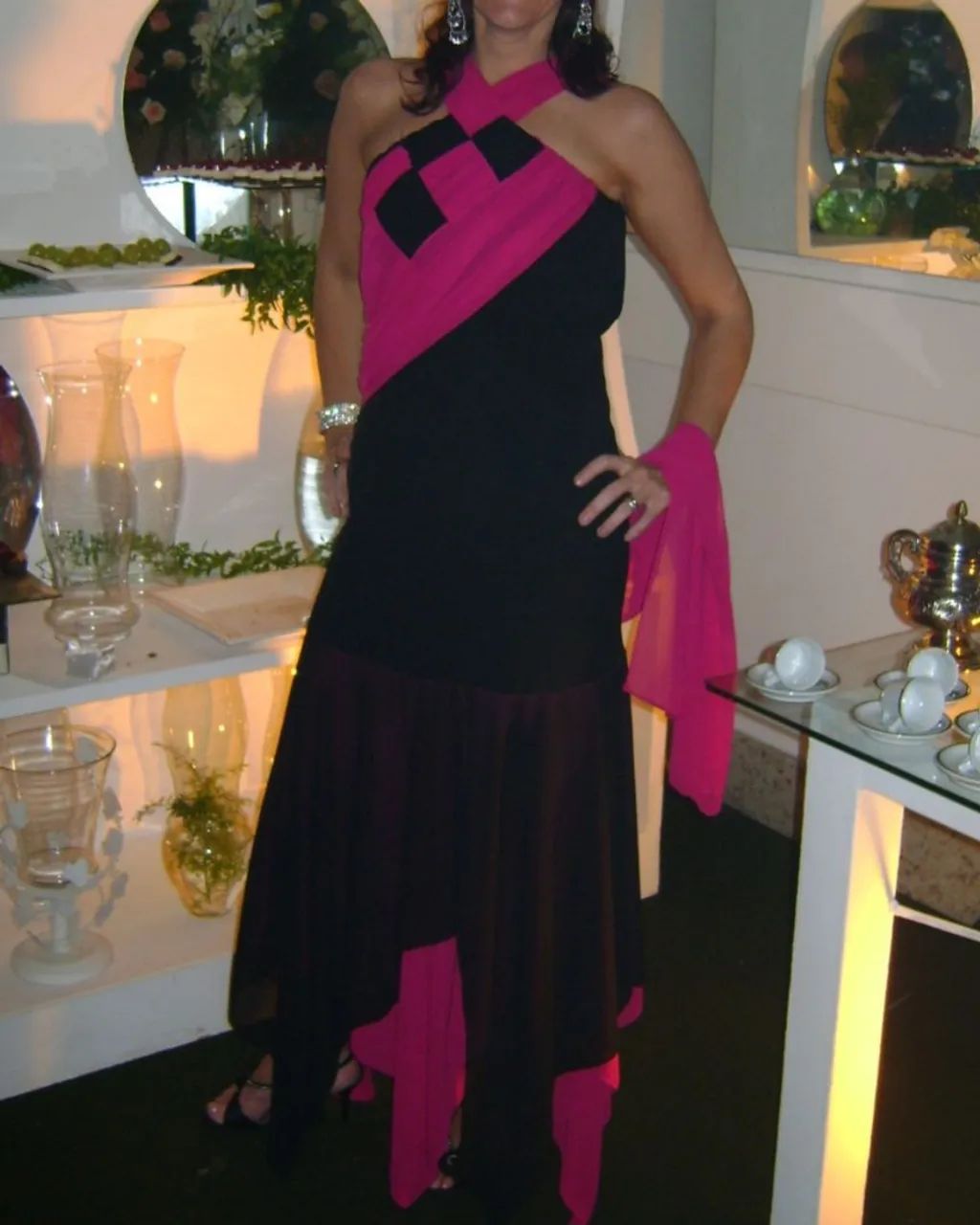 Vestido Preto e Rosa - Tamanho P - Foto 2