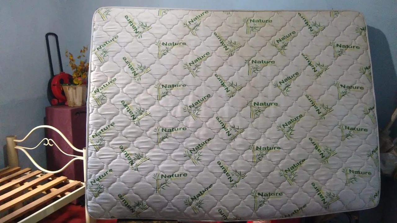Colchão de casal Nature semi novo 