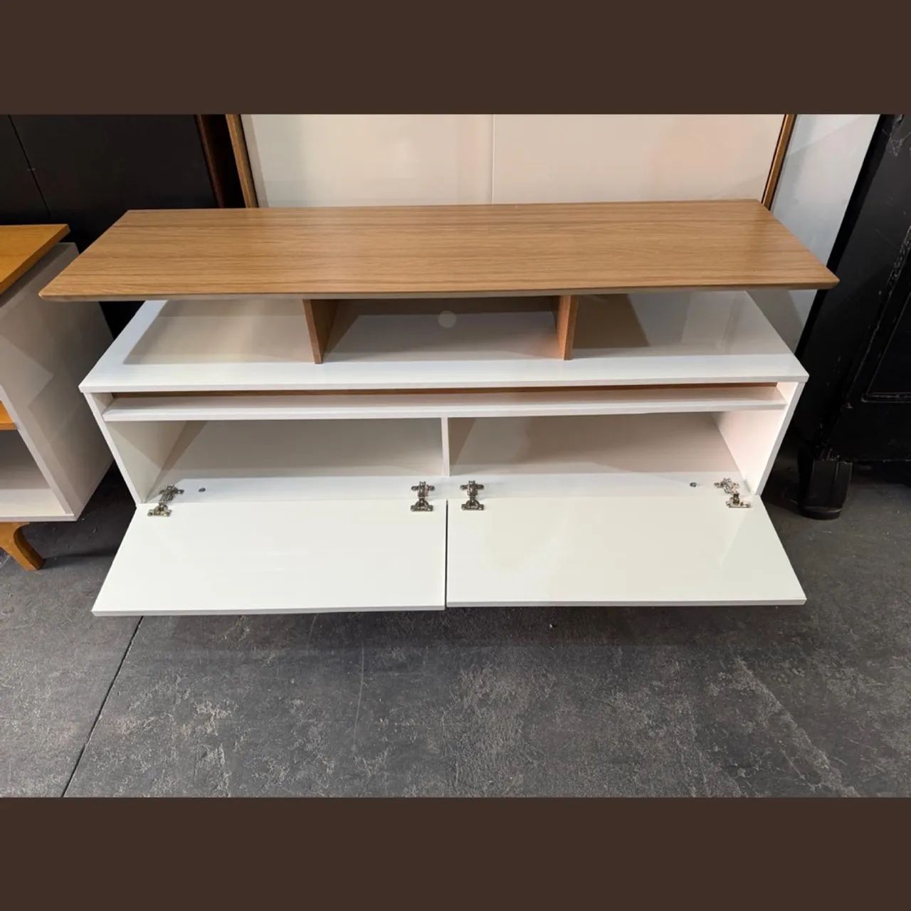 Rack moderno branco e amadeirado - entrego hoje  - Foto 2