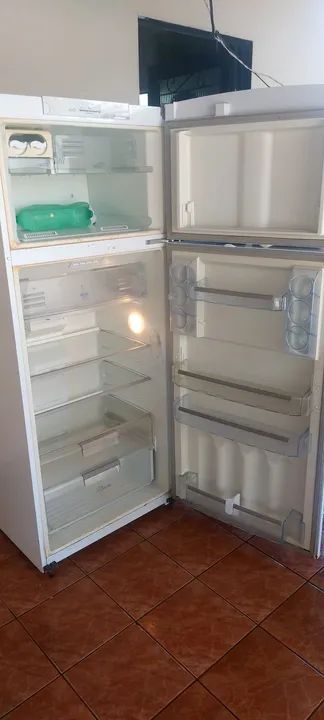Vendo geladeira dúplex frostr free funcionando perfeitamente entrego grátis  - Foto 2