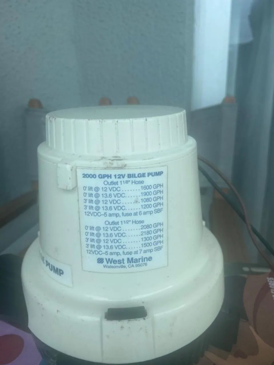 Bomba de porão - Marca West Marine - 2000GPH - 12 volts - Foto 3