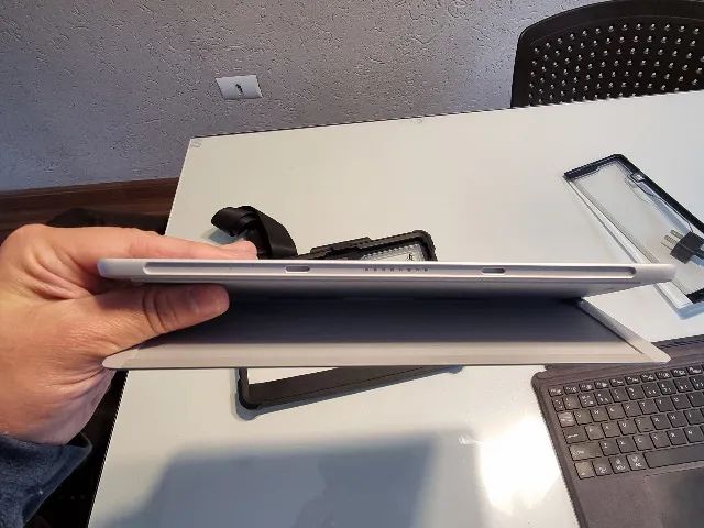 Microsoft Surface Go (1824) 8GB - 128GB - Teclado - Carregador
