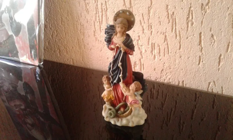 Nossa Senhora Desatadora dos Nós Estatua Miniatura Decorativa