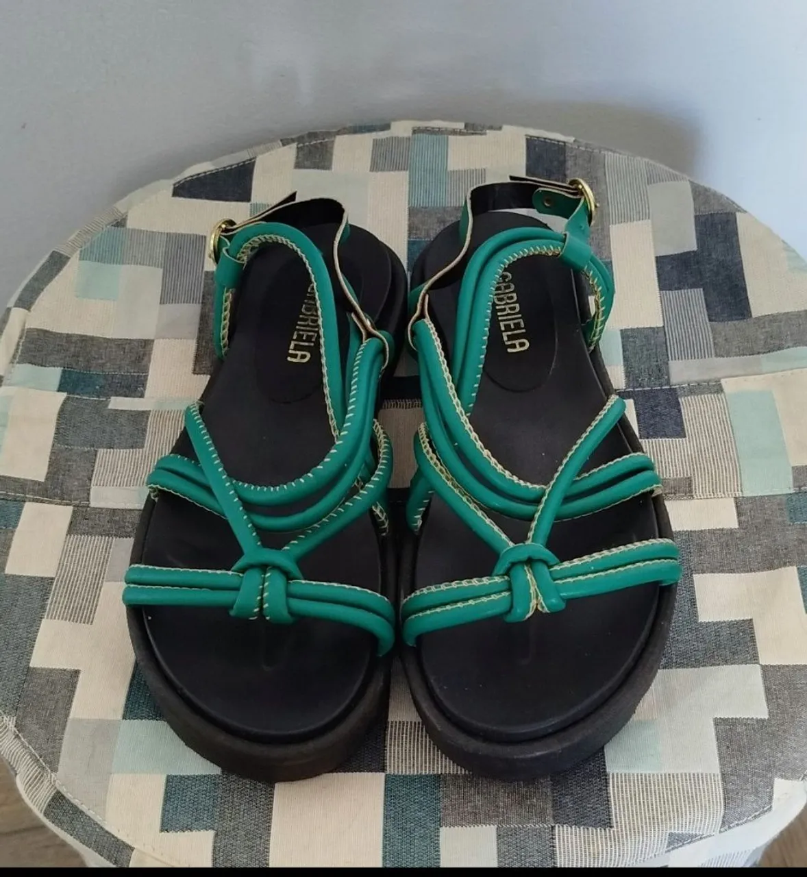 Sandália tiras verde Gabriela n.36