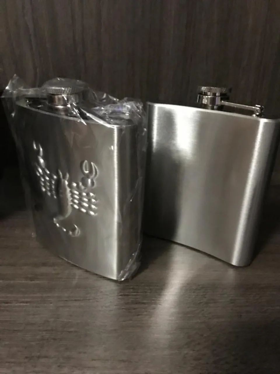 Cantil Porta Bebida DE  Bolso 230 e 500 ml Inox