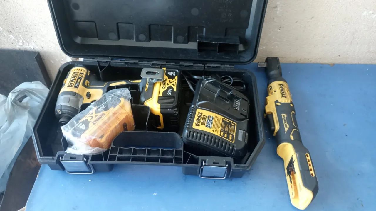 DeWalt Impact Driver and Impact Ratchet with 4Ah Battery