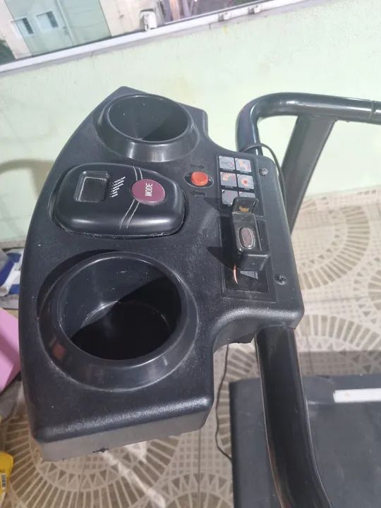 Esteira Ergométrica  -  Usada - Foto 4