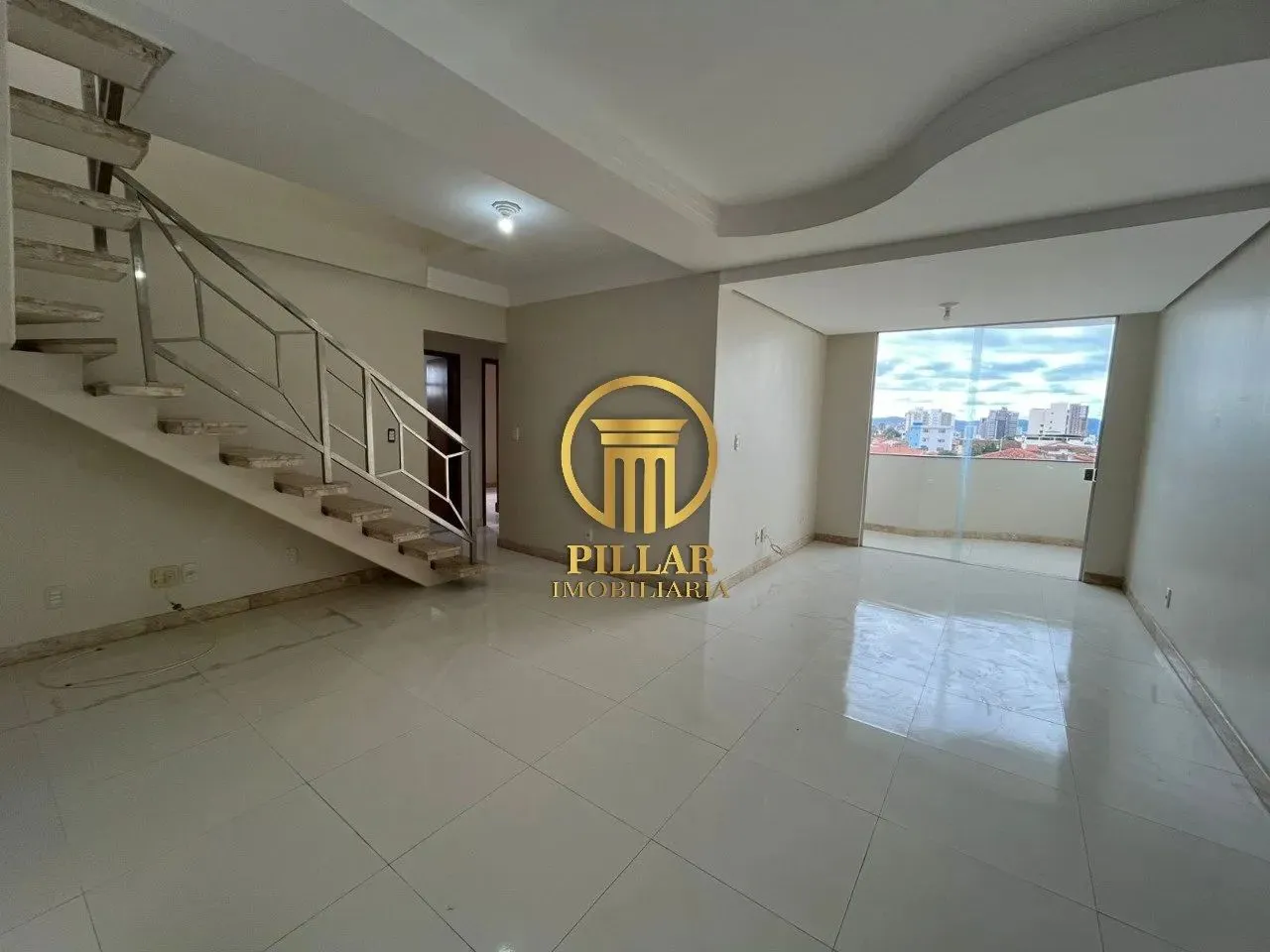COBERTURA DISPONIVEL PARA LOCAÇÃO NO BAIRRO CÂNDIDA CÂMARA - MONTES CLAROS/MG