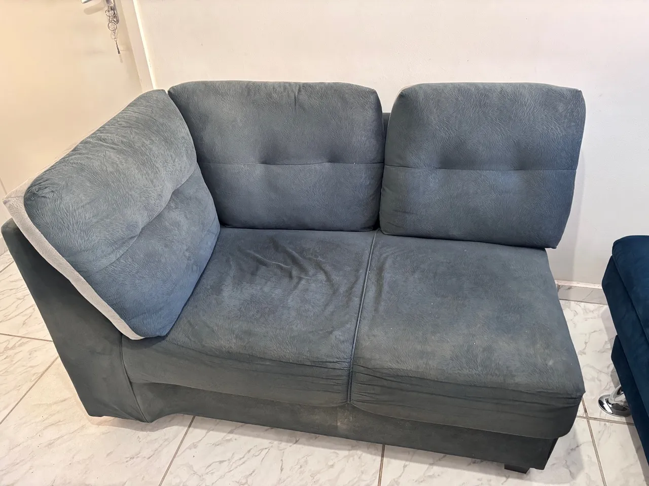 Sofa de canto 4 lugares azul escuro