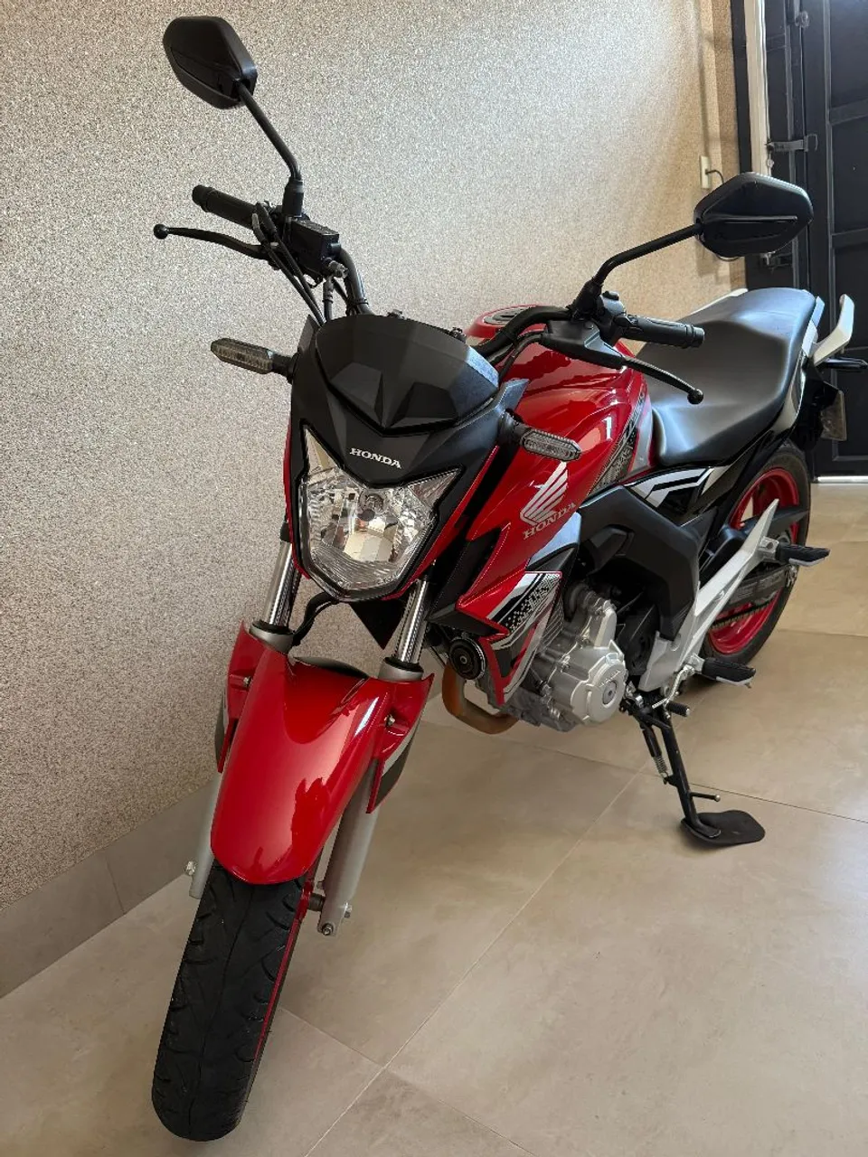 Honda CB 250 Twister impecável