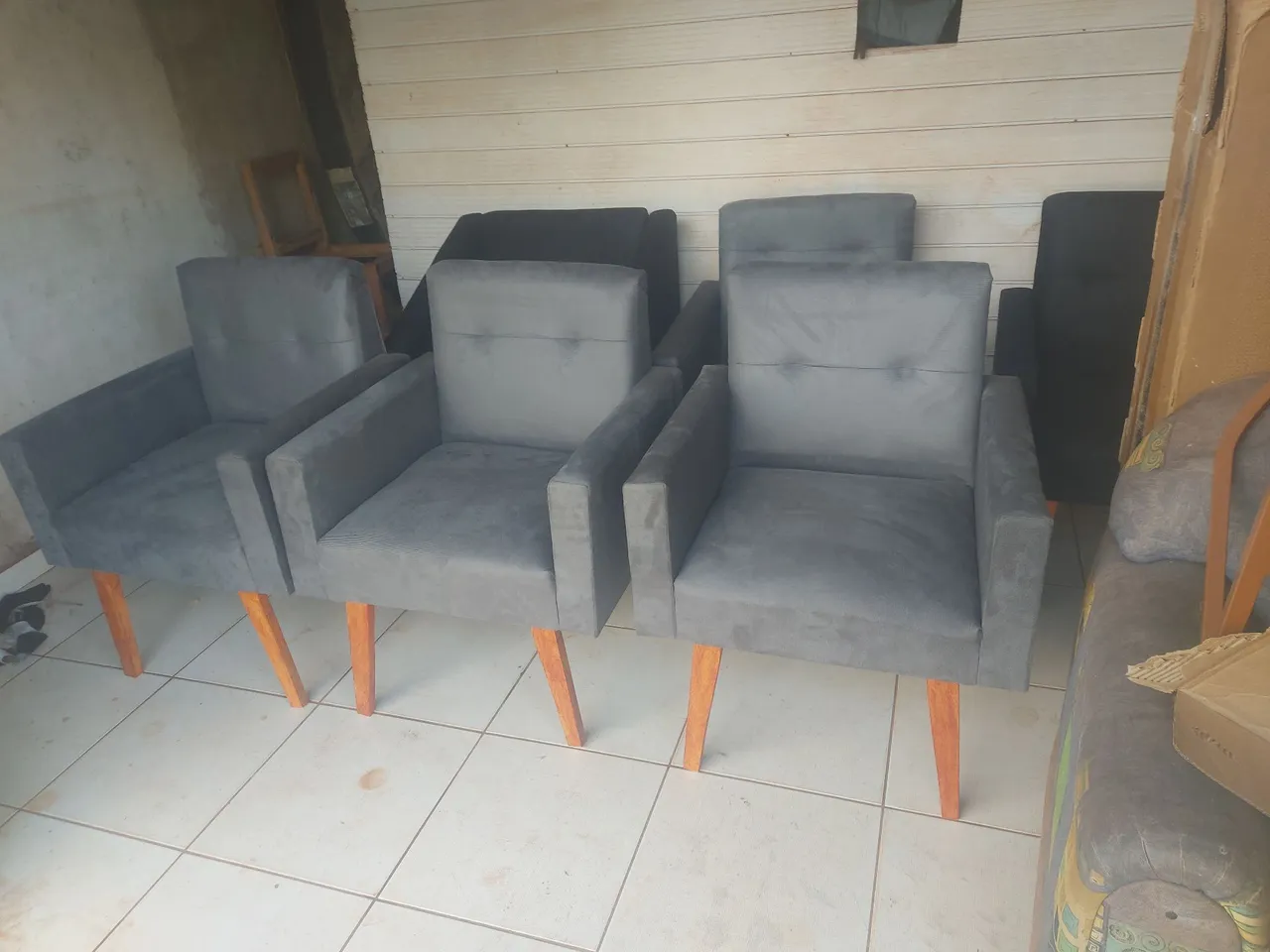 Conjunto de Poltronas Elegantes com Design Moderno