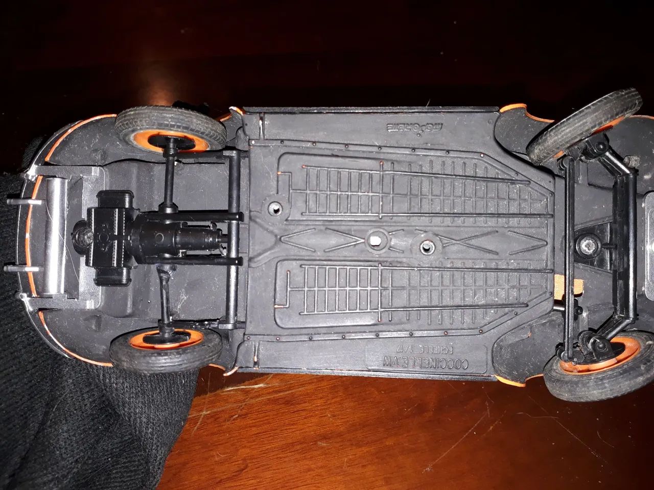 Fusca da Marjorette escala 1/17 em metal - Foto 2