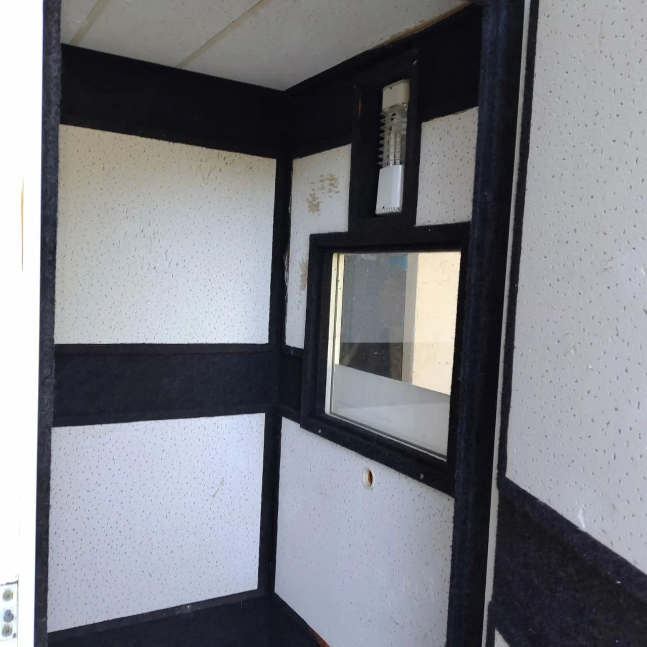 Cabine para exame audiométrico
