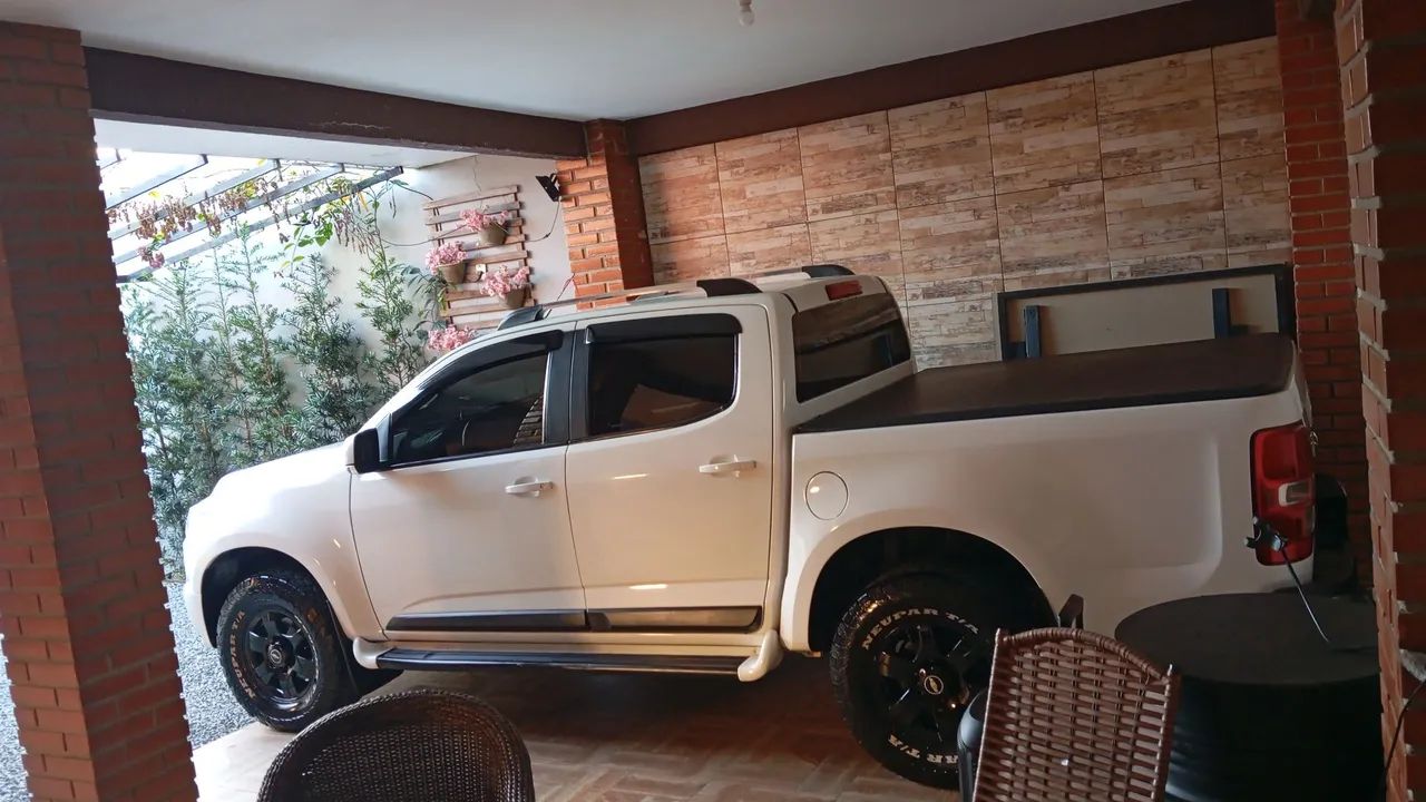 Chevrolet S10 S10 Pick-Up LT 2.8 TDI 4x2 CD Diesel Aut 2014