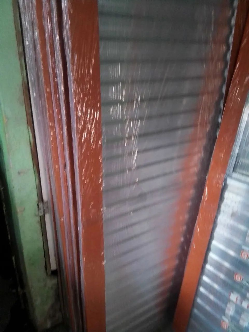 Vendo portas venezianas. de 090x210 1
