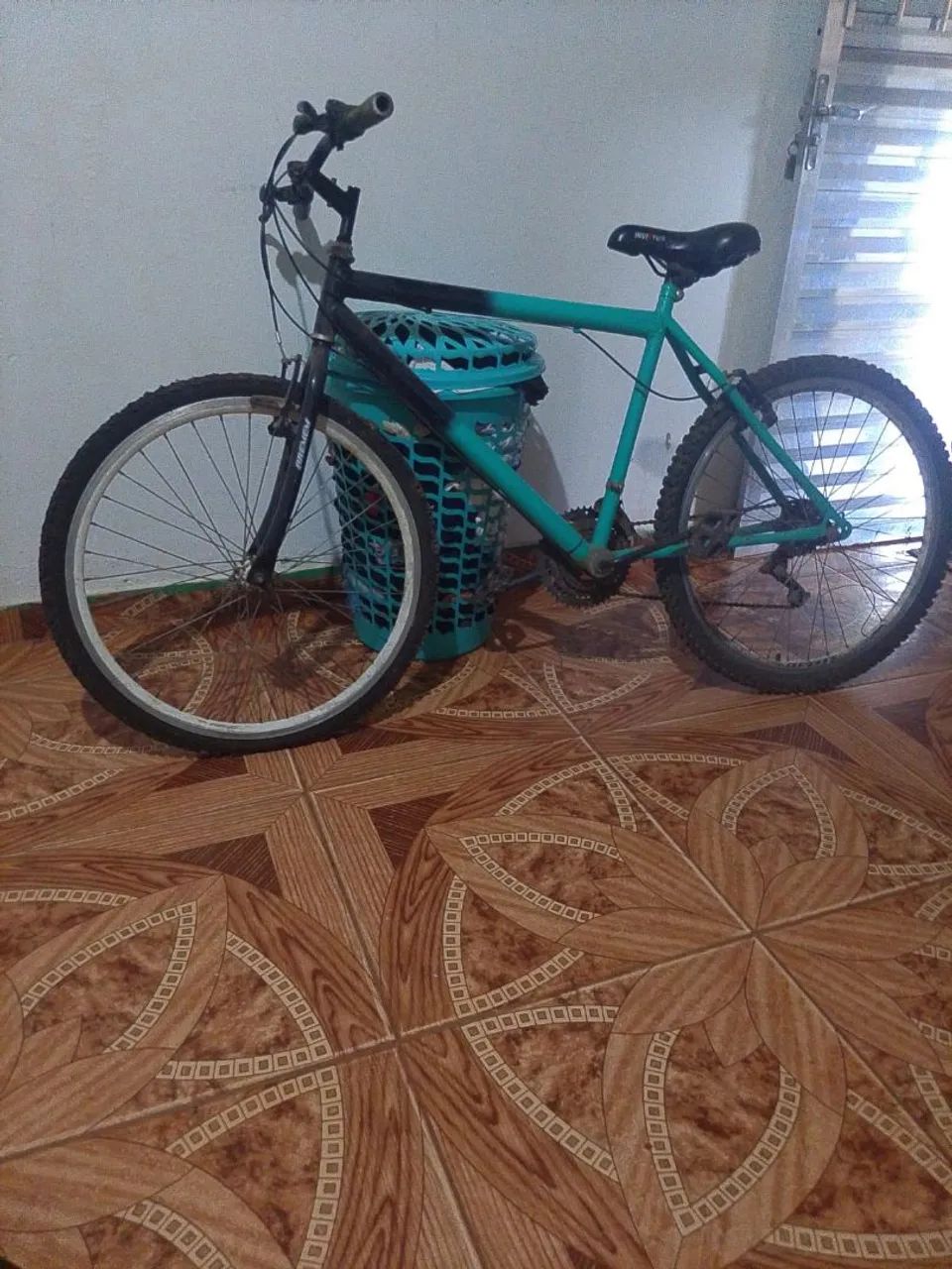 Bicicleta azul e preto  - Foto 3